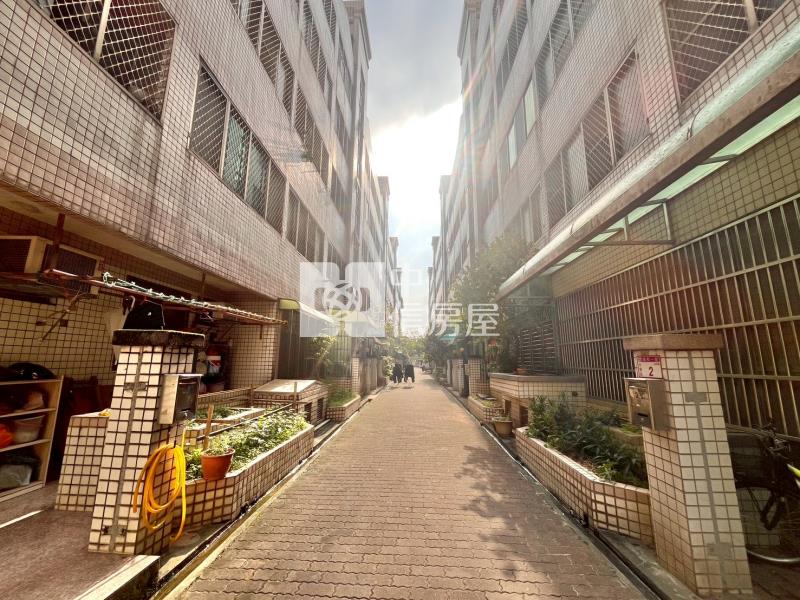 中壢體育園區低樓層三房+輪抽車位房屋室內格局與周邊環境