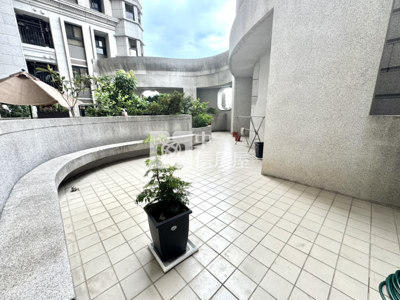赫里翁臻愛大露台2房+平車房屋室內格局與周邊環境