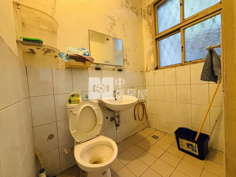 八大學區透天店面房屋室內格局與周邊環境