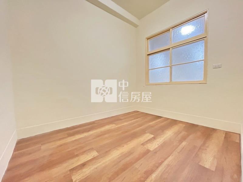 潭子孝親房美透天房屋室內格局與周邊環境