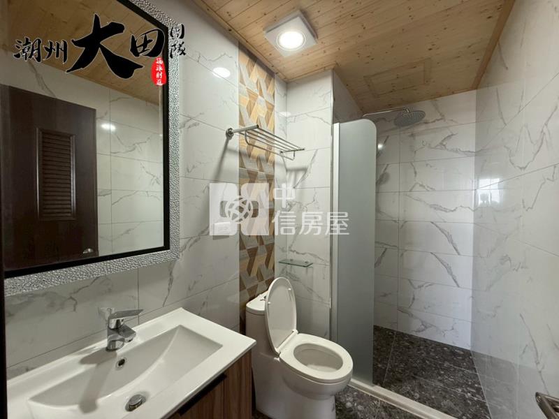 東港波麗市3房車位房屋室內格局與周邊環境