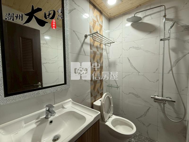 東港波麗市2房車位房屋室內格局與周邊環境