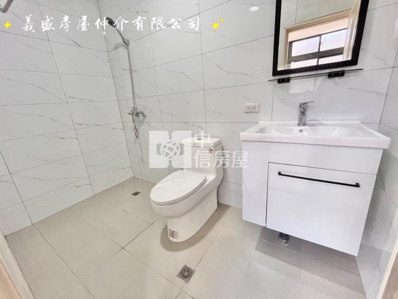 育達高中整新前院停車透天房屋室內格局與周邊環境