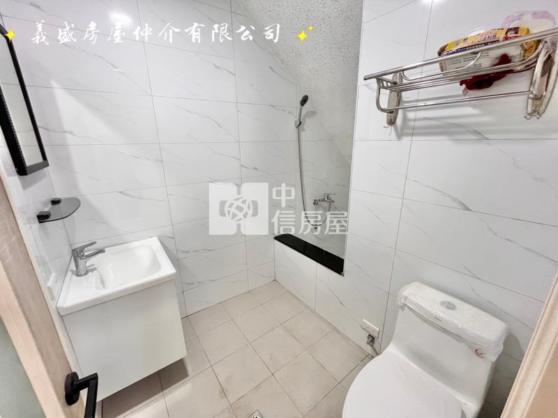 育達高中整新前院停車透天房屋室內格局與周邊環境
