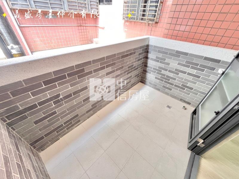 育達高中整新前院停車透天房屋室內格局與周邊環境
