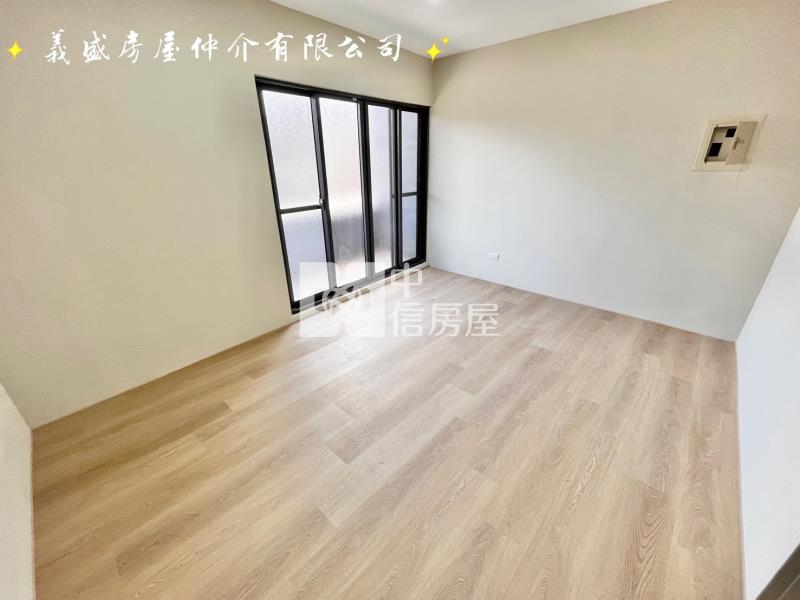 育達高中整新前院停車透天房屋室內格局與周邊環境