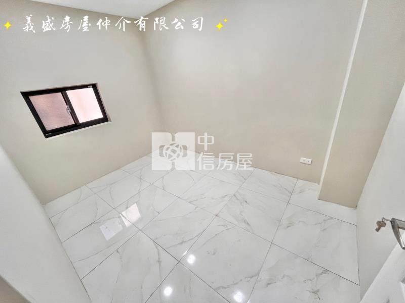 育達高中整新前院停車透天房屋室內格局與周邊環境