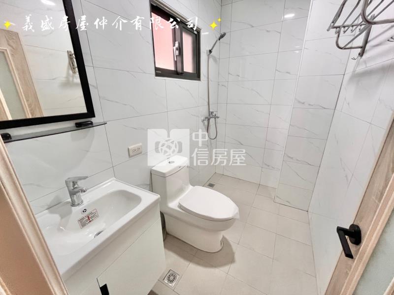 育達高中整新前院停車透天房屋室內格局與周邊環境