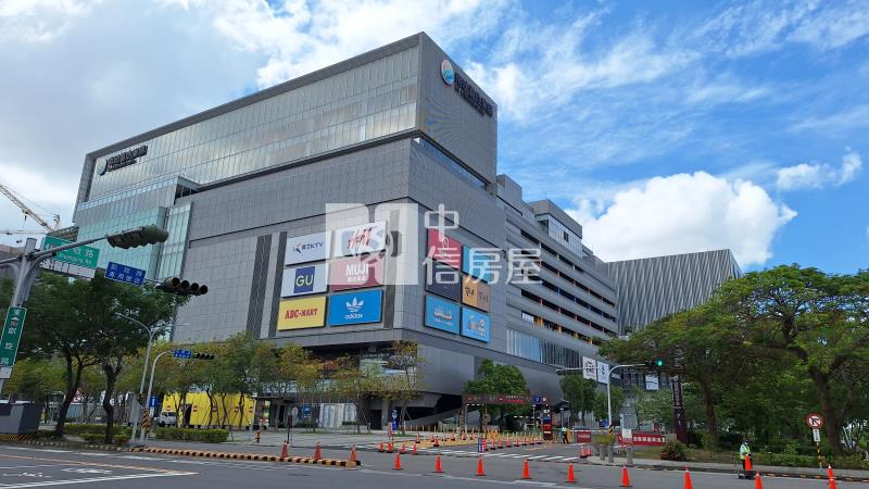 南紡夢時代平實芳鄰店住房屋室內格局與周邊環境