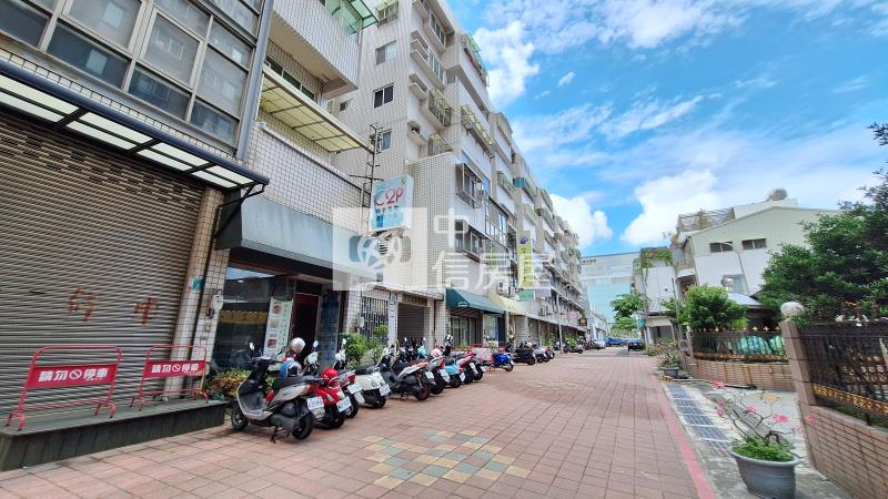 南紡夢時代平實芳鄰店住房屋室內格局與周邊環境