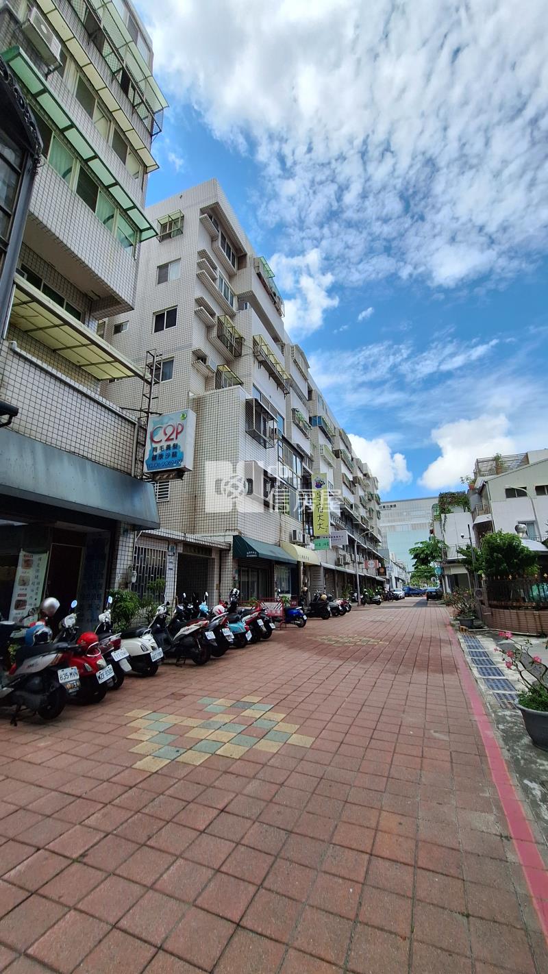南紡夢時代平實芳鄰店住房屋室內格局與周邊環境