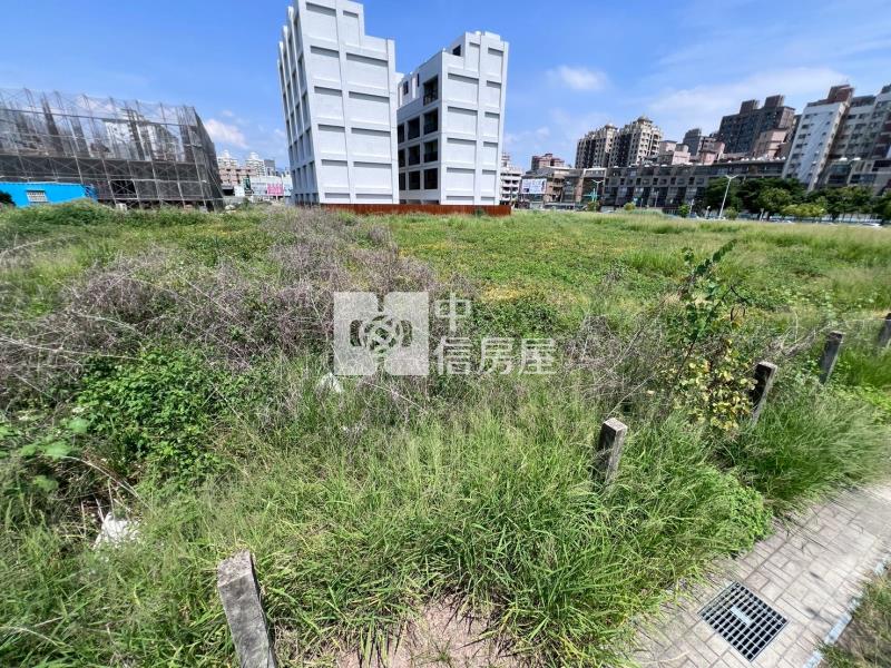 十四期方正臨30米路住1-1建地房屋室內格局與周邊環境