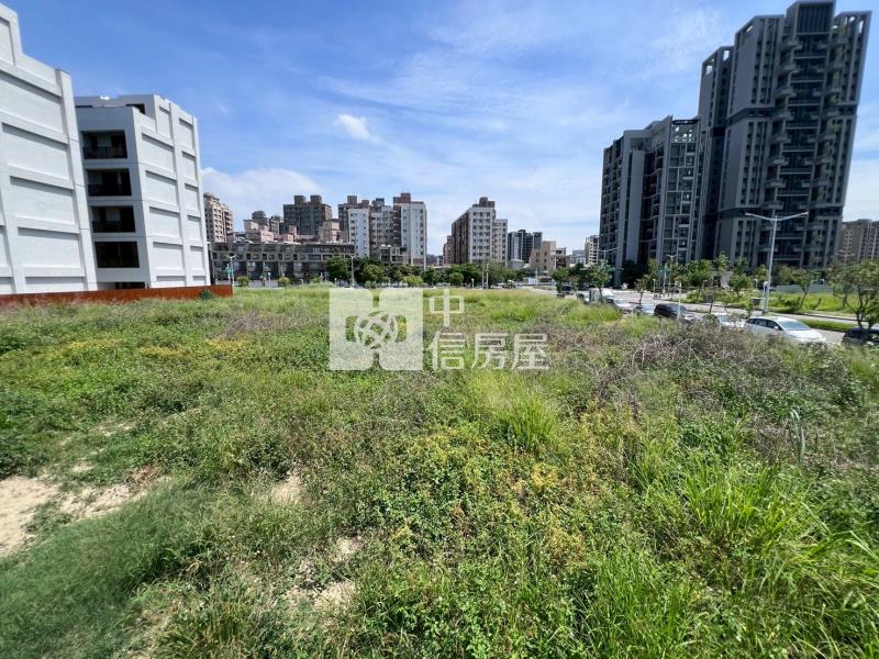 十四期方正臨30米路住1-1建地房屋室內格局與周邊環境