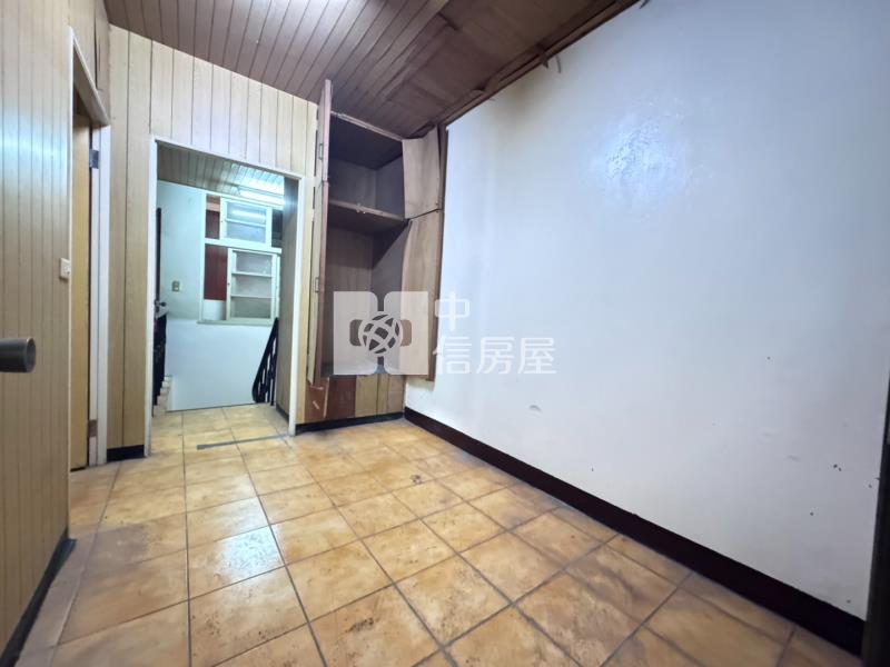 專任★桃園 南門國小旁 透天厝 (屋況需整理)房屋室內格局與周邊環境