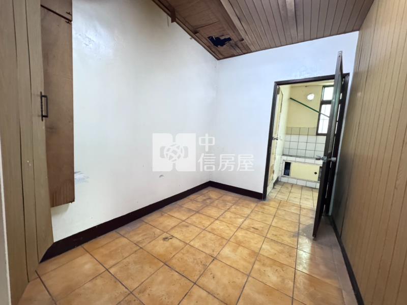專任★桃園 南門國小旁 透天厝 (屋況需整理)房屋室內格局與周邊環境