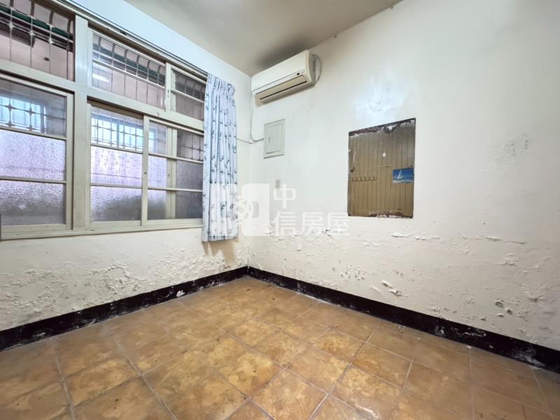 專任★桃園 南門國小旁 透天厝 (屋況需整理)房屋室內格局與周邊環境