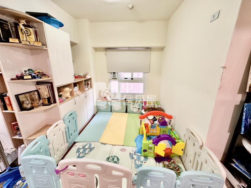 海德堡公園特區大3房+車位房屋室內格局與周邊環境