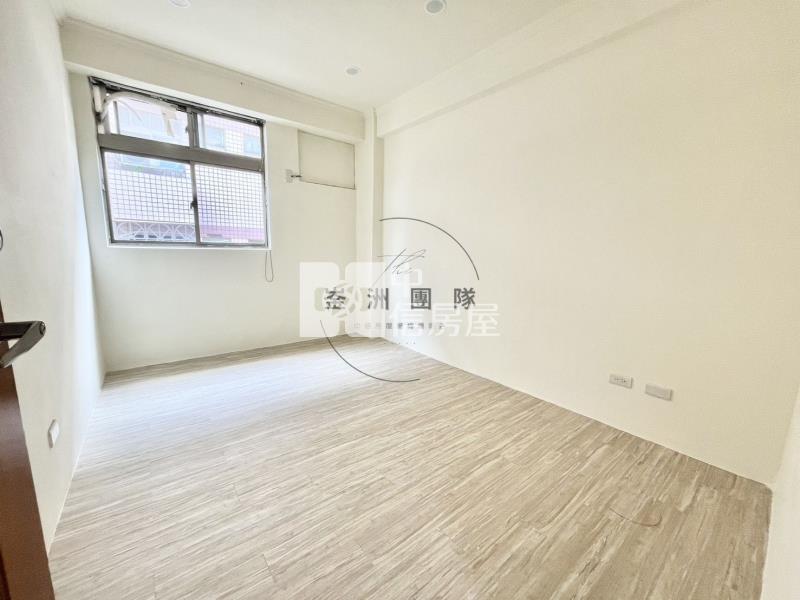 薪家坡次頂樓整新三房房屋室內格局與周邊環境