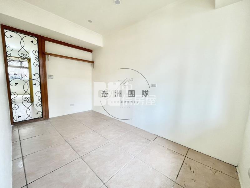 薪家坡次頂樓整新三房房屋室內格局與周邊環境