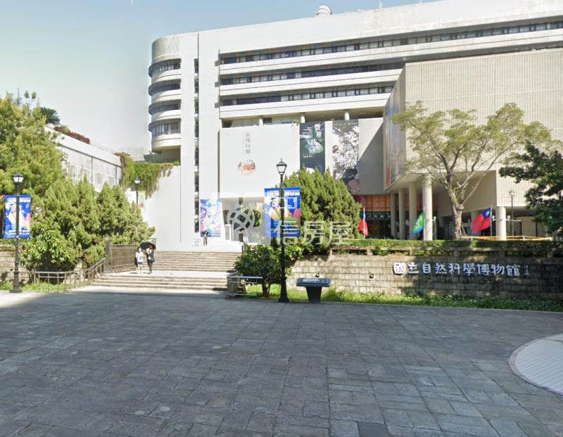 科博館草悟道｜臨路質感店面房屋室內格局與周邊環境