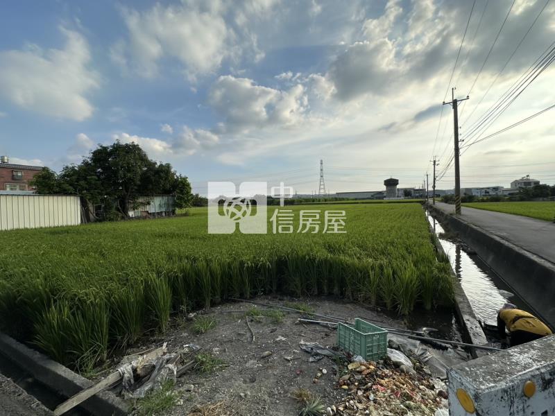烏日溪南東段大面寬臨路美農地房屋室內格局與周邊環境