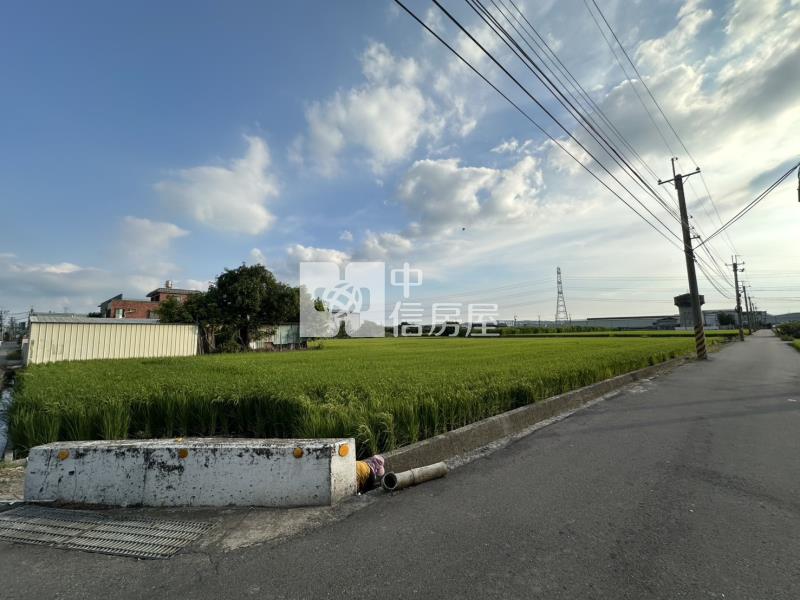 烏日溪南東段大面寬臨路美農地房屋室內格局與周邊環境