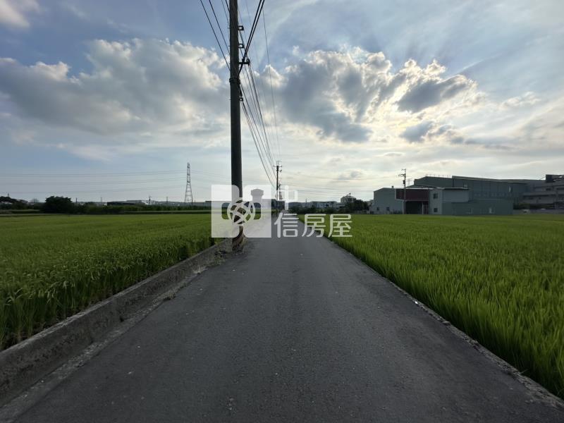 烏日溪南東段大面寬臨路美農地房屋室內格局與周邊環境