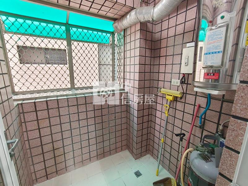 新化中正路美妝三房平車華廈房屋室內格局與周邊環境