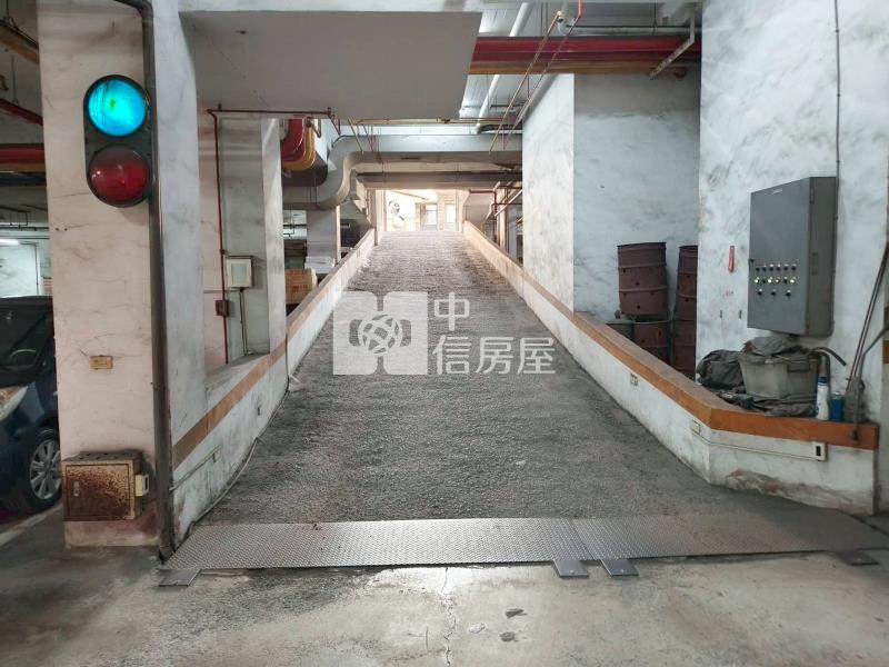 新化中正路美妝三房平車華廈房屋室內格局與周邊環境