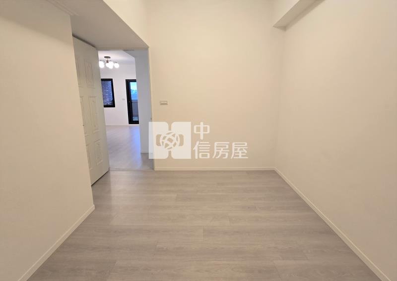 艾菲爾香榭三房車位視野戶房屋室內格局與周邊環境