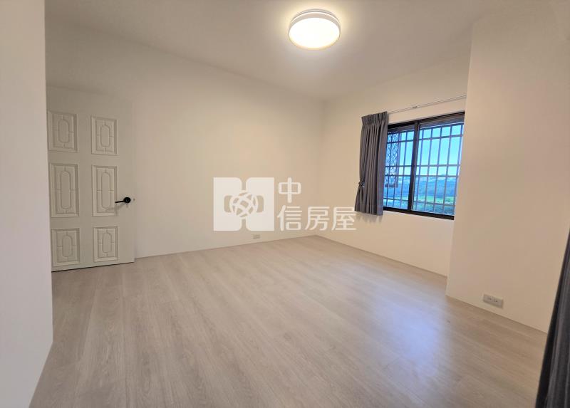 艾菲爾香榭三房車位視野戶房屋室內格局與周邊環境