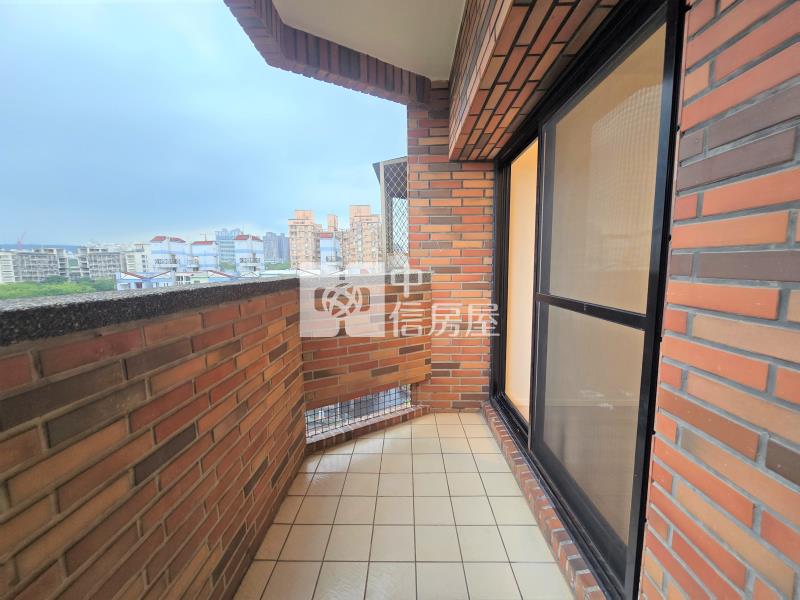 艾菲爾香榭三房車位視野戶房屋室內格局與周邊環境