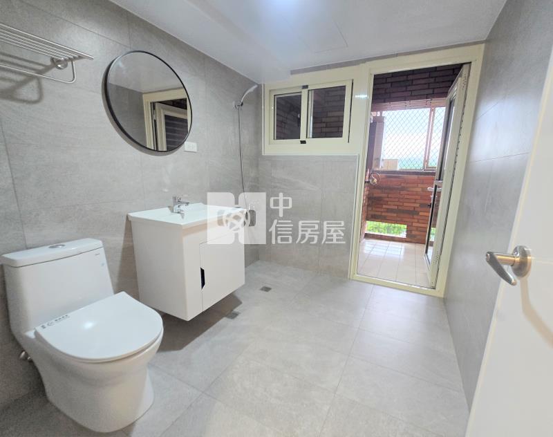 艾菲爾香榭三房車位視野戶房屋室內格局與周邊環境