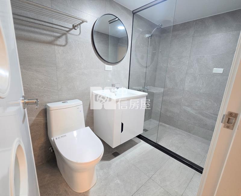 艾菲爾香榭三房車位視野戶房屋室內格局與周邊環境