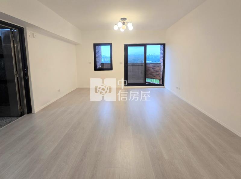 艾菲爾香榭三房車位視野戶房屋室內格局與周邊環境