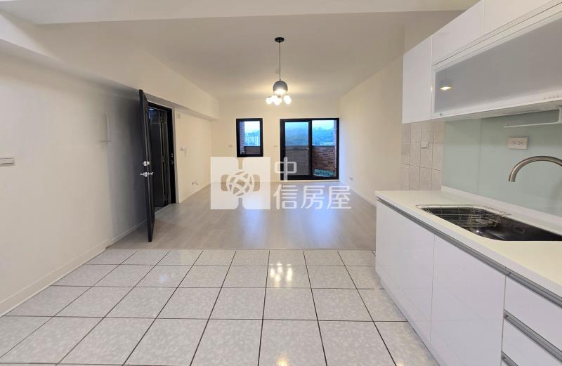 艾菲爾香榭三房車位視野戶房屋室內格局與周邊環境