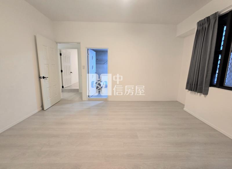 艾菲爾香榭三房車位視野戶房屋室內格局與周邊環境