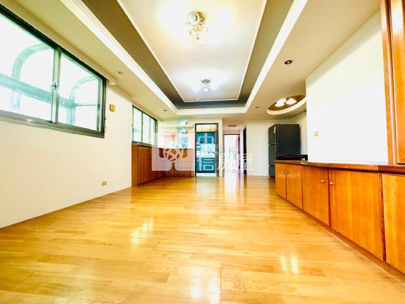 高樓層公園學區宅房屋室內格局與周邊環境