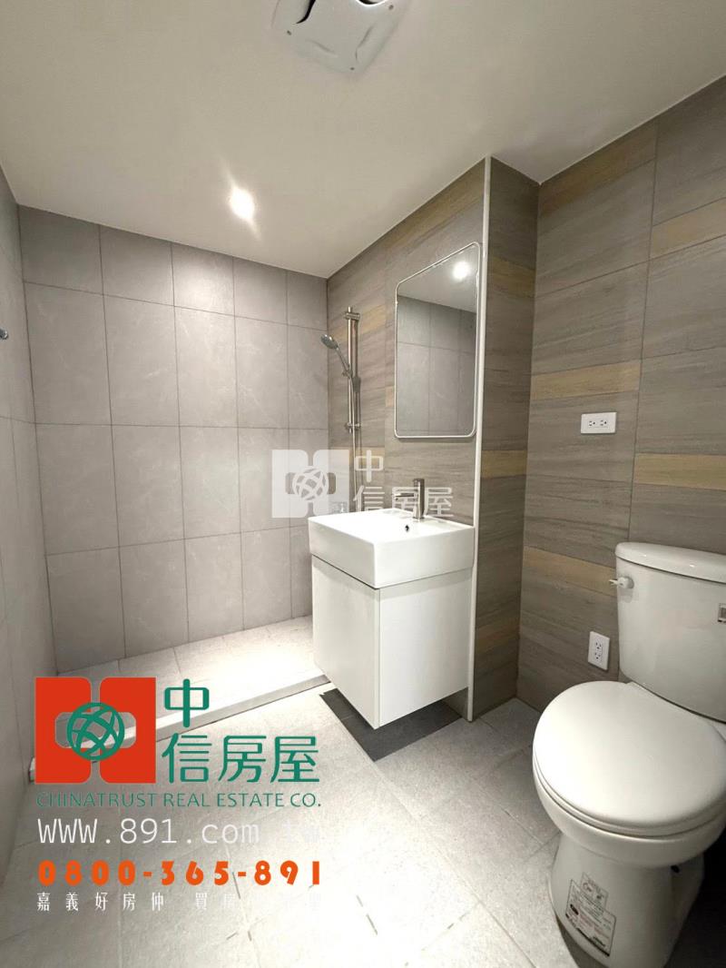 僑平國小旁車位住家房屋室內格局與周邊環境