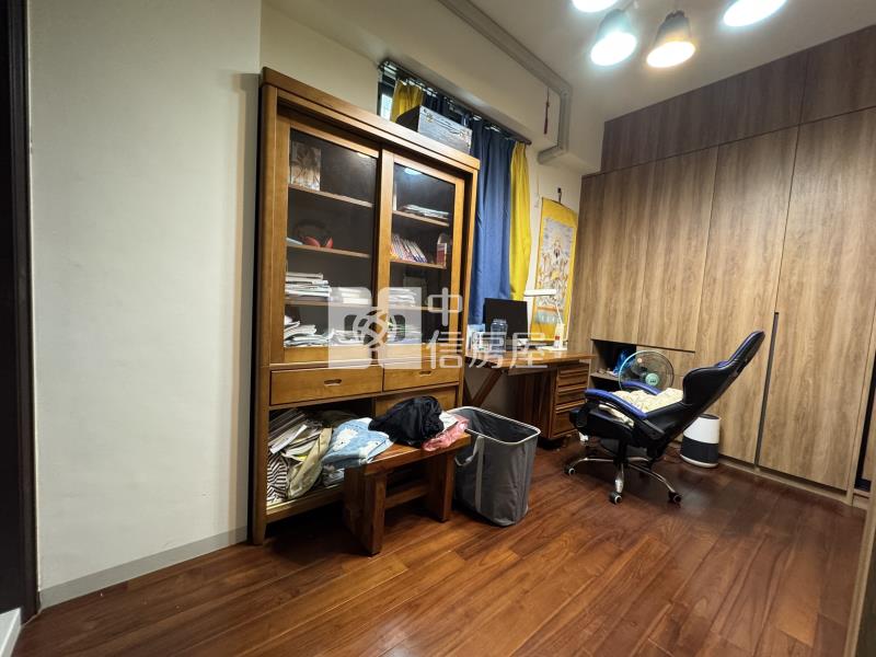 大買家旁輕屋齡雙車電梯豪墅房屋室內格局與周邊環境