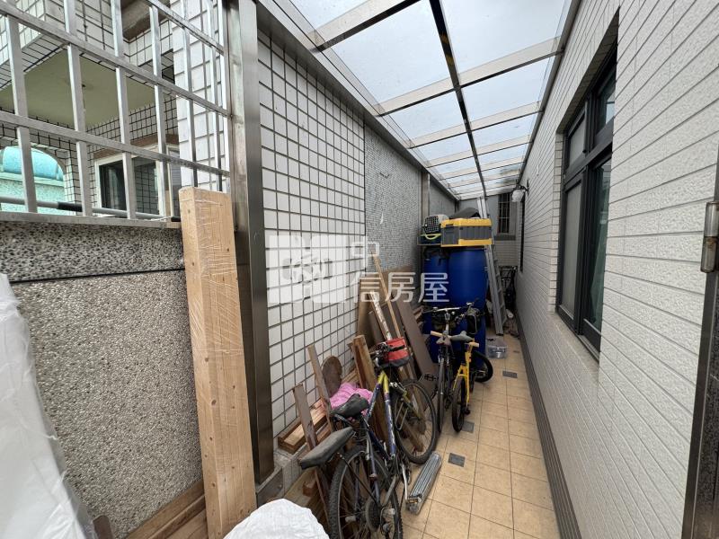 大買家旁輕屋齡雙車電梯豪墅房屋室內格局與周邊環境