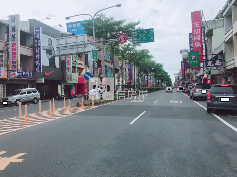 中正商業建地房屋室內格局與周邊環境