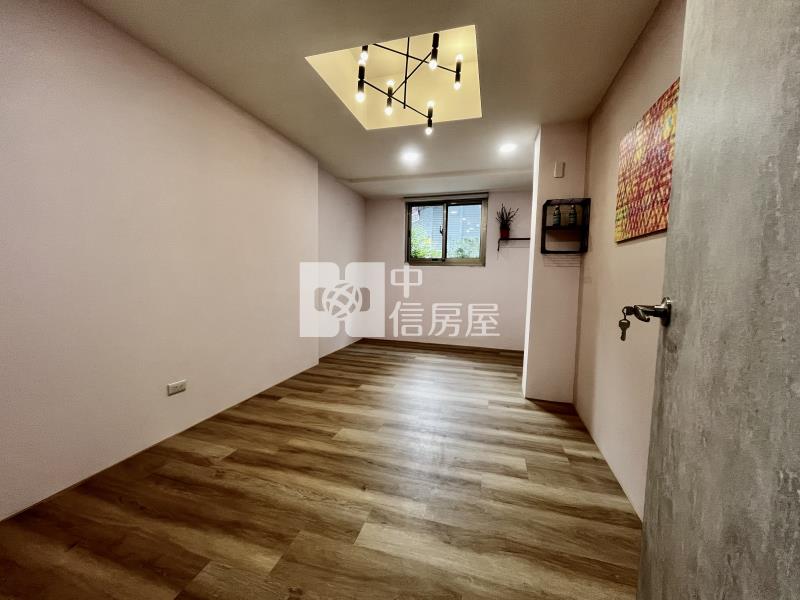 中國醫角間文青店住房屋室內格局與周邊環境
