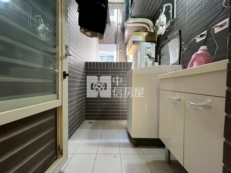 洲際w面棒球場中高樓層三房B1平車房屋室內格局與周邊環境