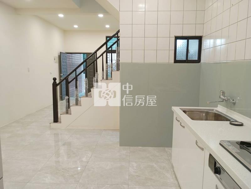 長億商圈旁全新整理透天房屋室內格局與周邊環境