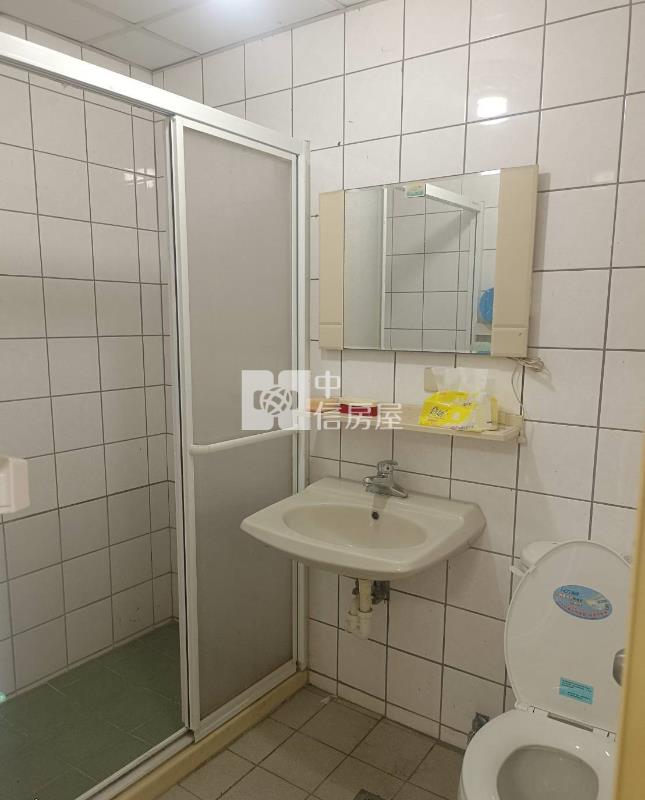 後龍鎮採光電梯大三房房屋室內格局與周邊環境