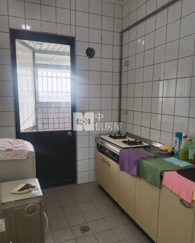 後龍鎮採光電梯大三房房屋室內格局與周邊環境