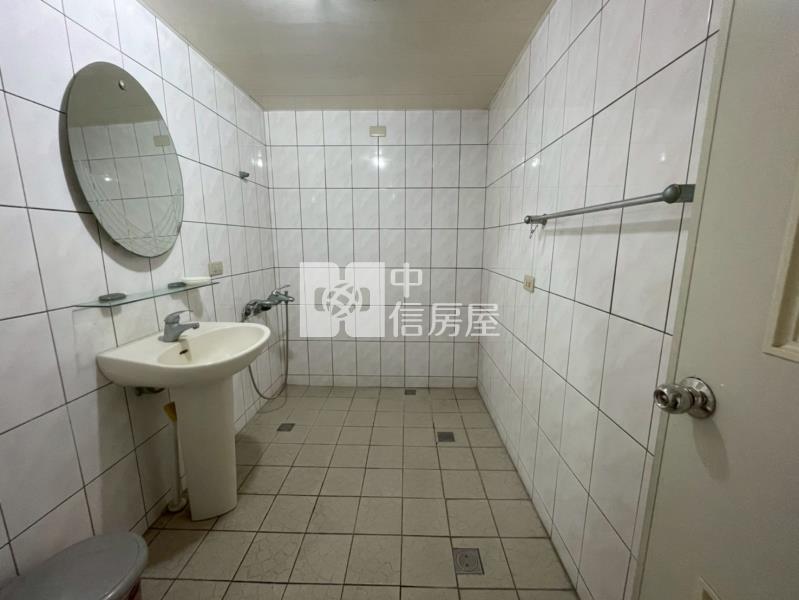 建國商圈蛋黃區透天房屋室內格局與周邊環境
