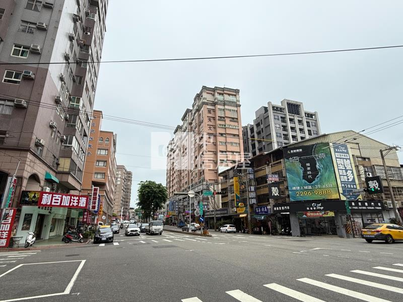 正松竹路熱鬧顯眼金透店房屋室內格局與周邊環境