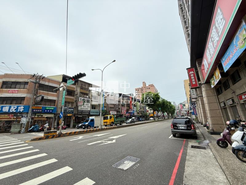 正松竹路熱鬧顯眼金透店房屋室內格局與周邊環境